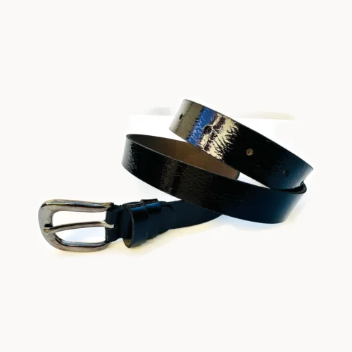 Curea damă negru lucios cu imprimeu, piele naturală lăcuită, 2,5 cm Curea damă negru lucios cu imprimeu, culoare negru lucios, lățime 2,5 cm – Marochinaria Cleja